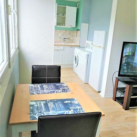 Khara - Sils Apartment Caen Bagian luar foto