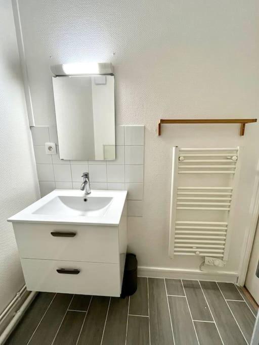 Khara - Sils Apartment Caen Bagian luar foto